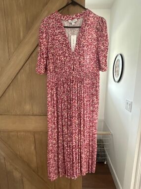 Amour Vert NWT flowered dress